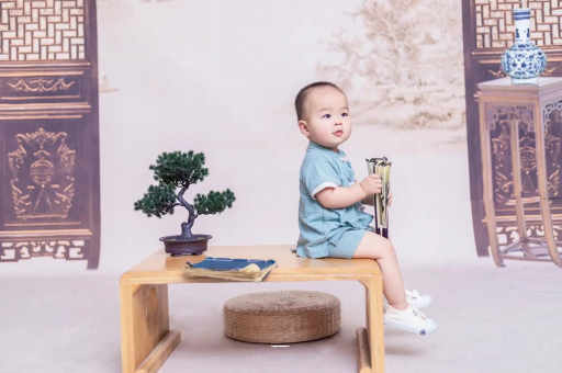 平湖孕妇肚子上的黑线